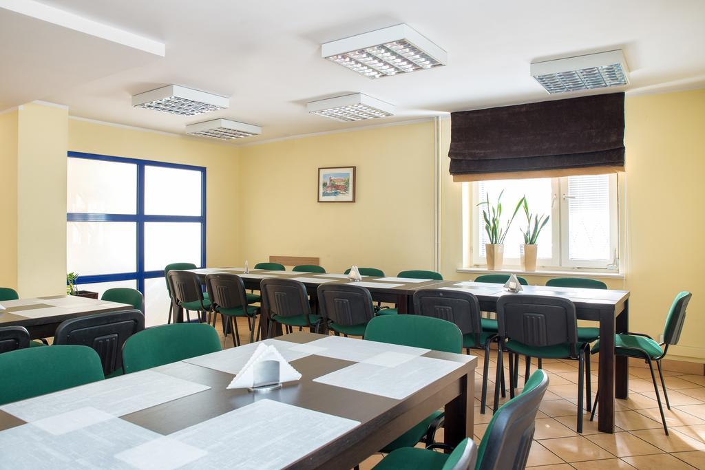 Trio Hostel Wroclaw Ngoại thất bức ảnh